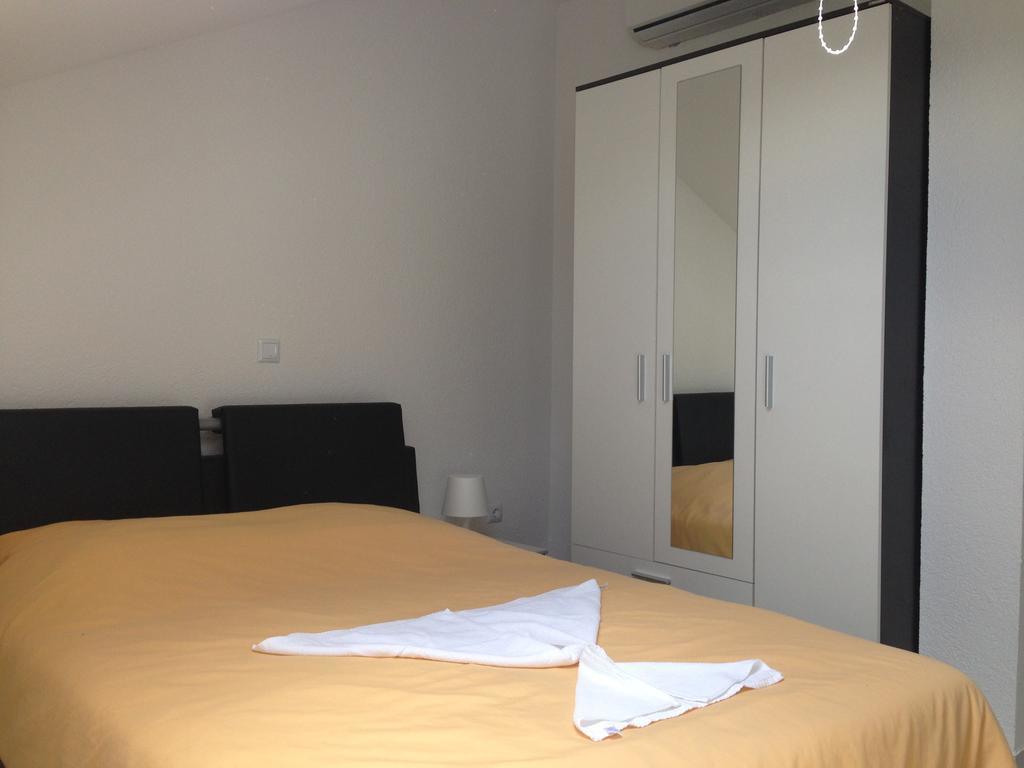 Apartments Meeresblick Цриквеница Номер фото